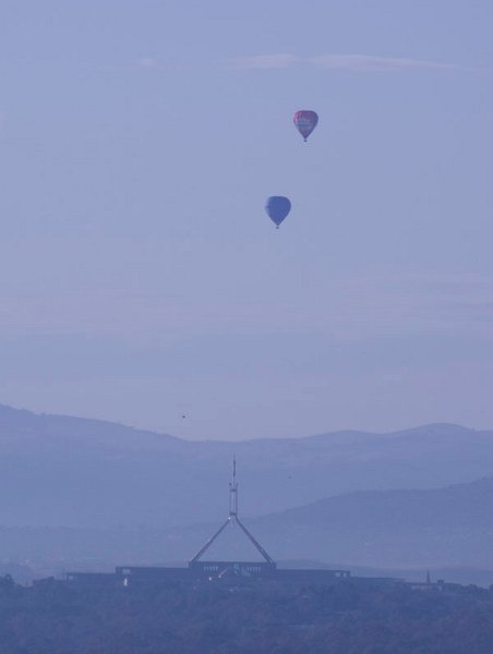 balloons parliamen 2t.jpg